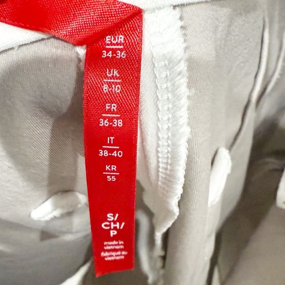 SPANX On-the-Go Shorts Ultimate Opacity Technology Classic White Size Small - Picture 10 of 14